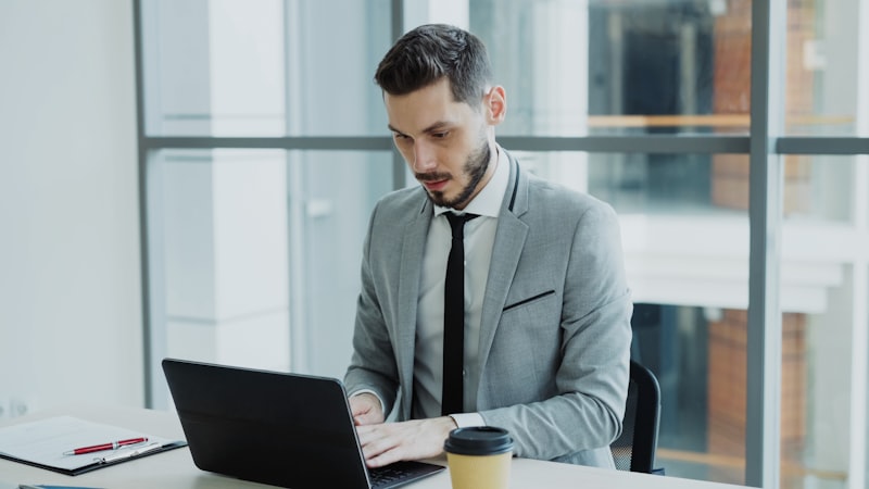 Agency Recruiter vs Independent Contractor: Why the 360 Model Pays More